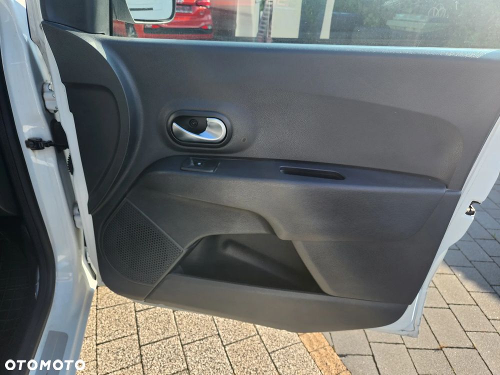 Dacia Lodgy SCe 100 Laureate - 25