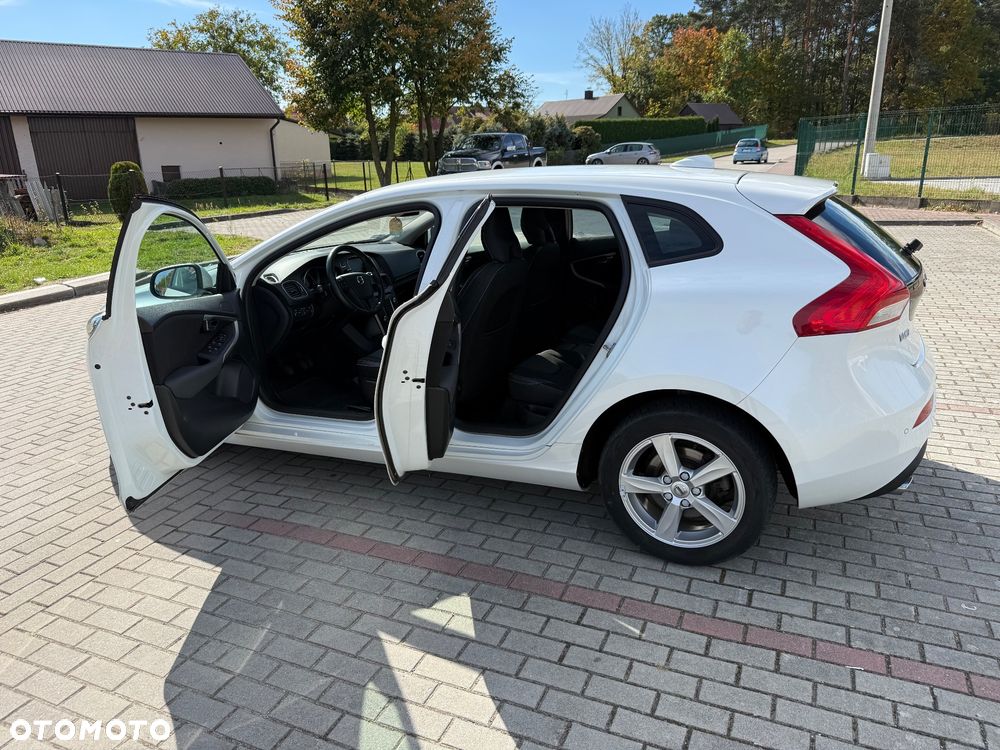 Volvo V40 D2 Drive-E Momentum - 19