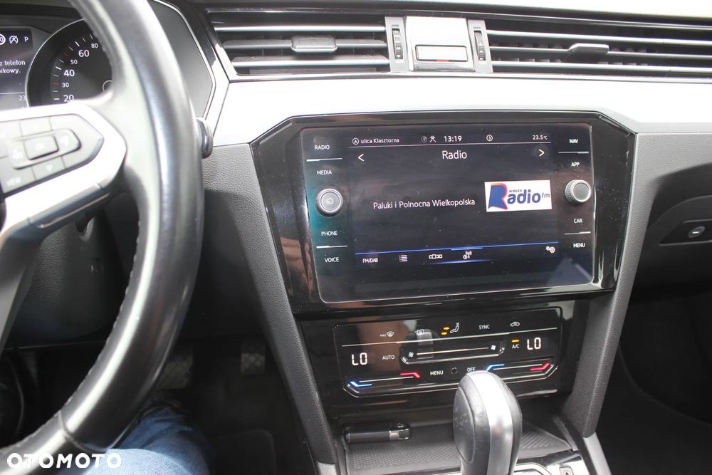 Volkswagen Passat 2.0 TDI SCR DSG Comfortline - 20