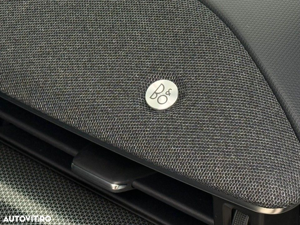 Ford Mustang Mach-E - 14