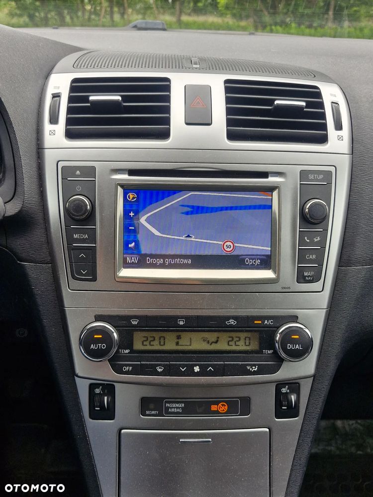 Toyota Avensis 1.8 Active - 23