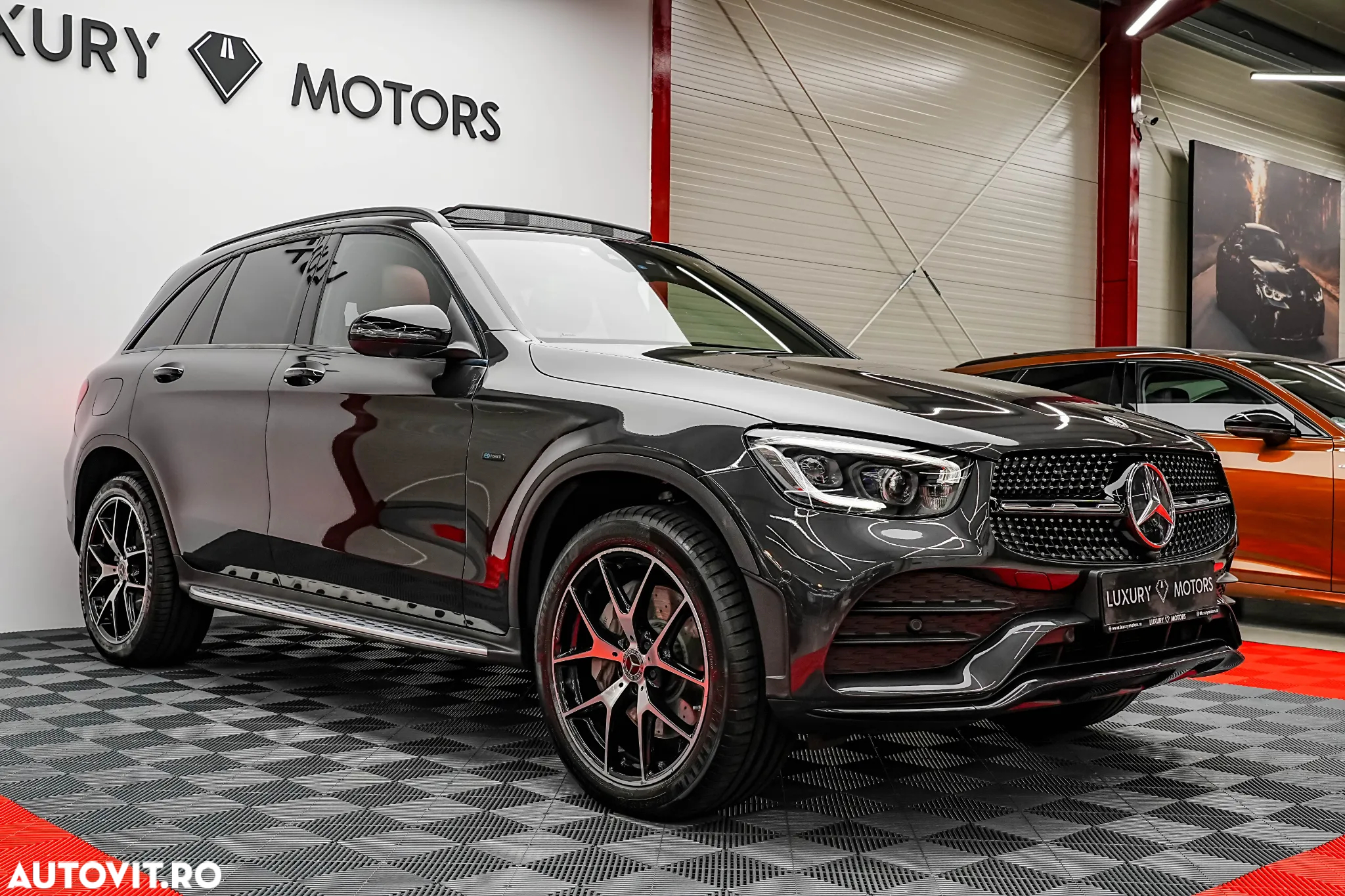 Mercedes-Benz GLC 300 e 4Matic 9G-TRONIC AMG Line Plus - 7