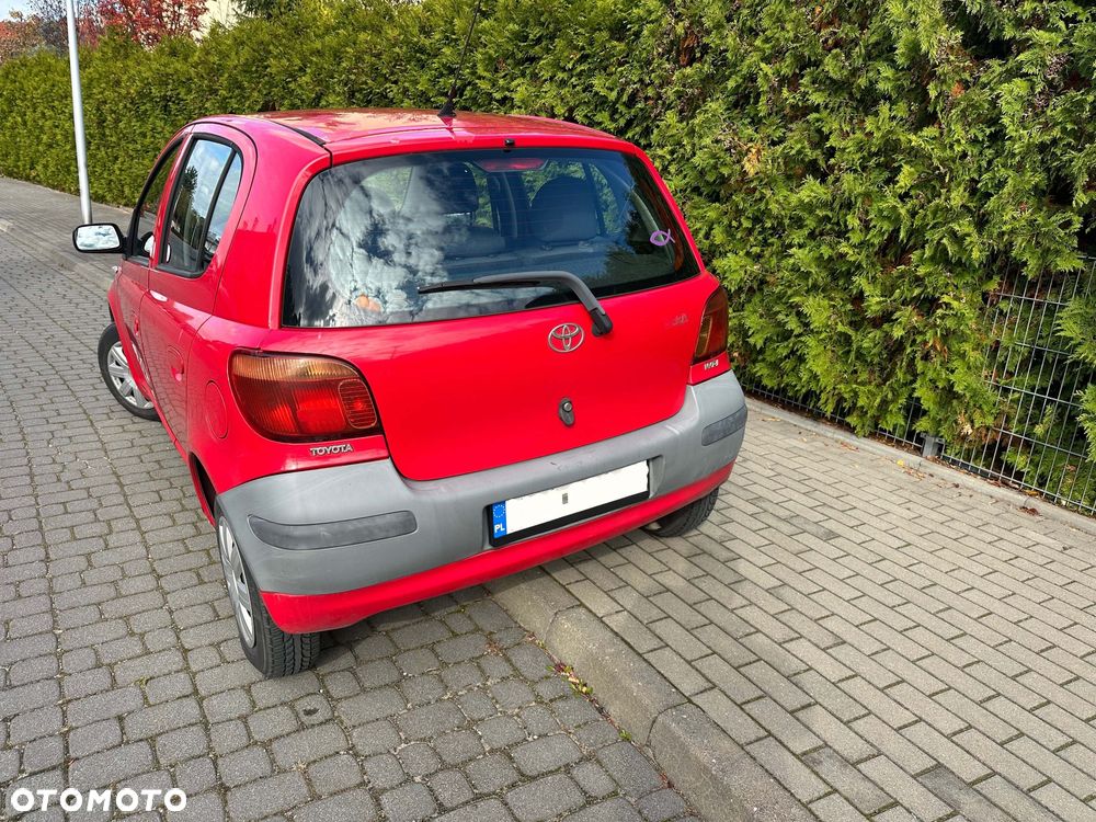 Toyota Yaris 1.0 Base - 5
