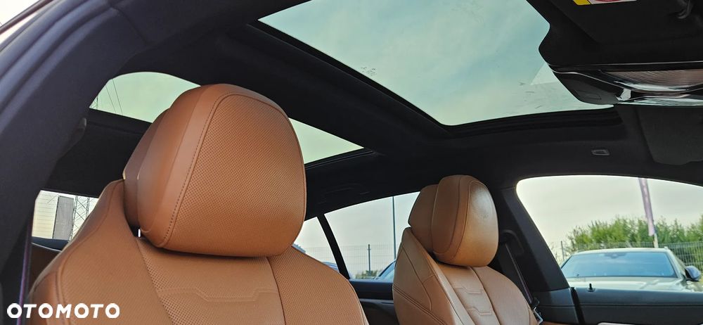 BMW Seria 8 840d xDrive mHEV - 12