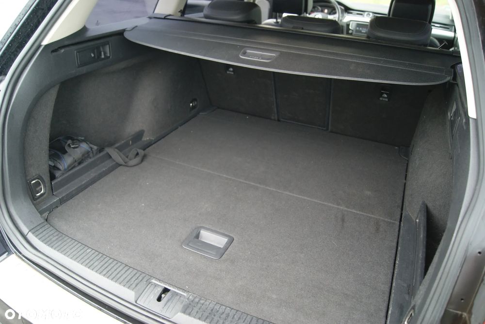 Volkswagen Passat 2.0 TDI (BlueMotion Technology) DSG Highline - 39