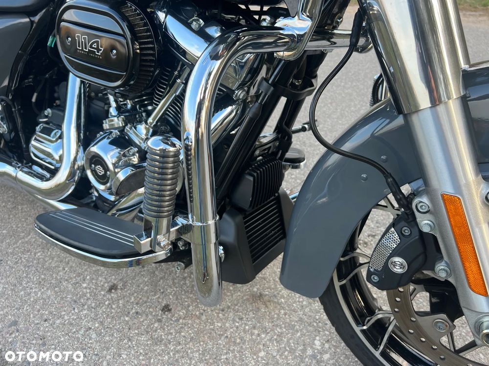 Harley-Davidson Touring Road Glide - 12