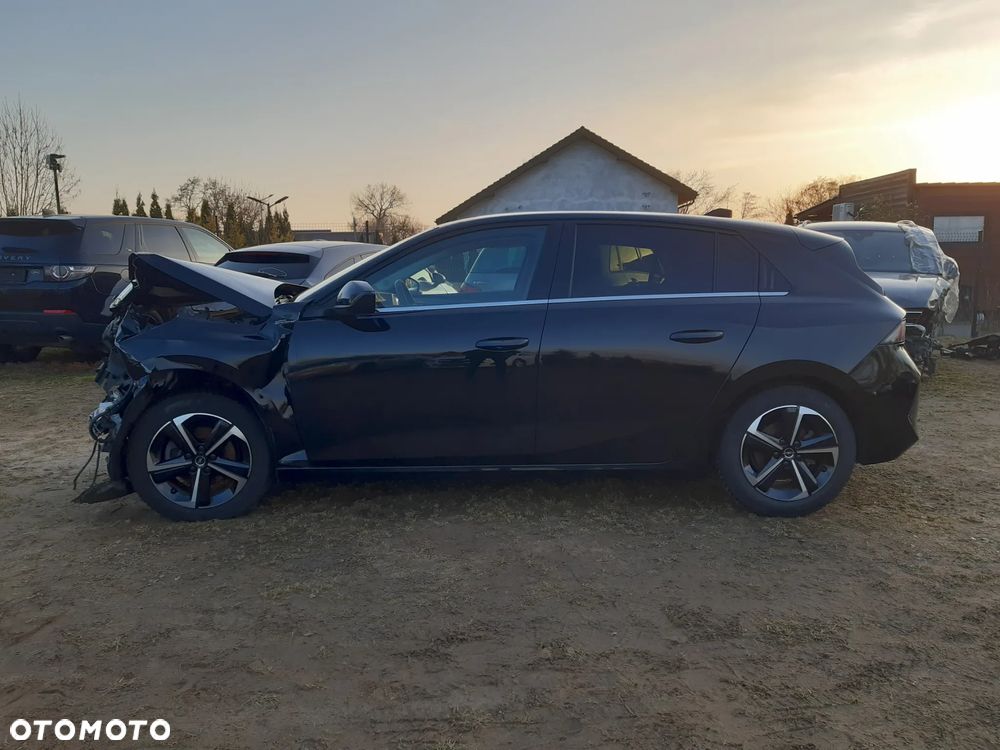 Opel Astra 1.2 Turbo Start/Stop Elegance - 4