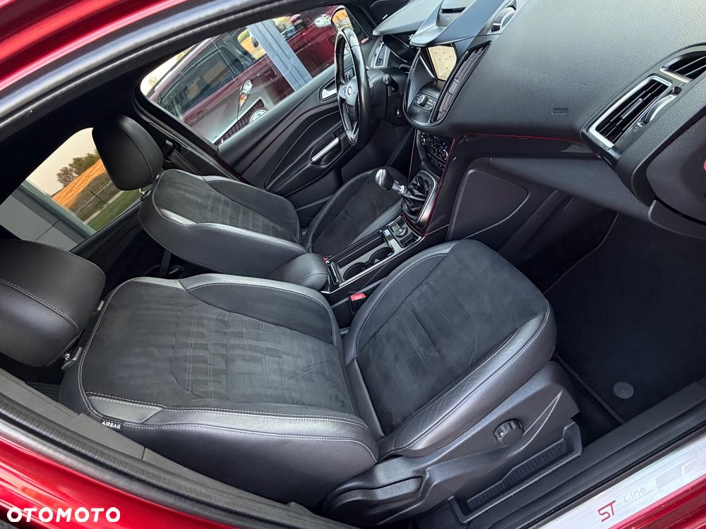 Ford Kuga 2.0 TDCi 4x4 ST-Line - 24