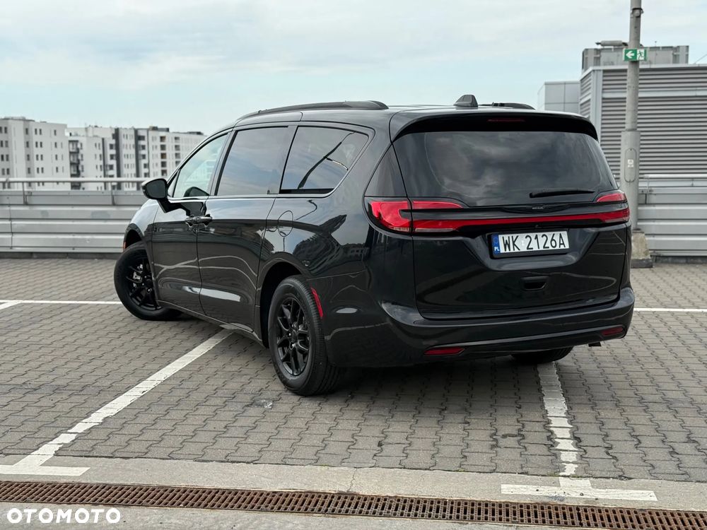 Chrysler Pacifica - 4