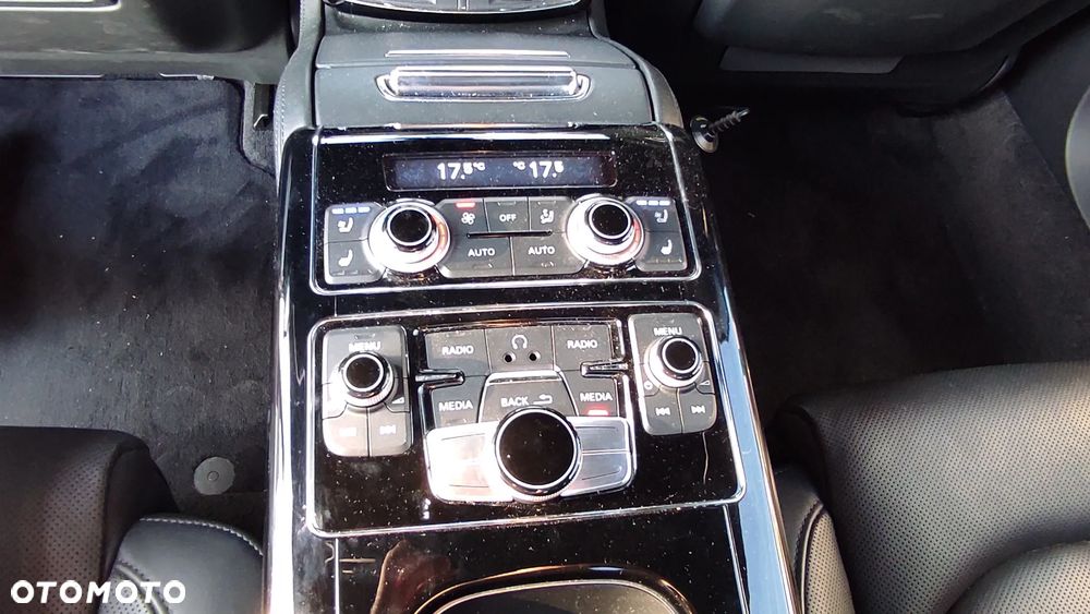 Audi A8 4.2 TDI DPF (clean diesel) quattro tiptronic Lang - 17