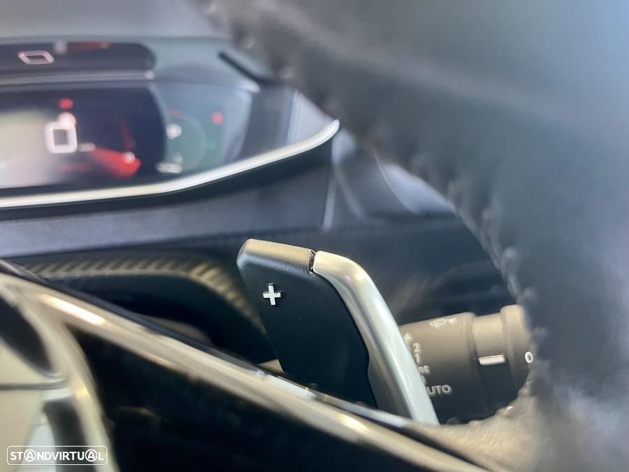 Peugeot 2008 1.2 PureTech Allure Pack EAT8 - 14
