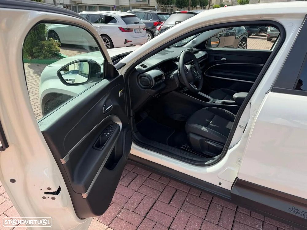Jeep Avenger 1.2 e-Hybrid Altitude DCT - 21