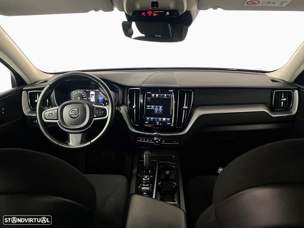 Volvo XC 60 2.0 B4 Momentum Plus Geartronic - 12