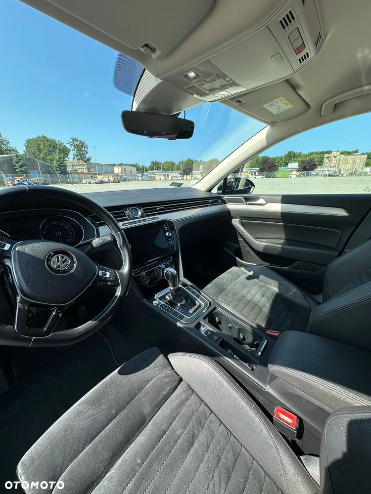 Volkswagen Passat - 15