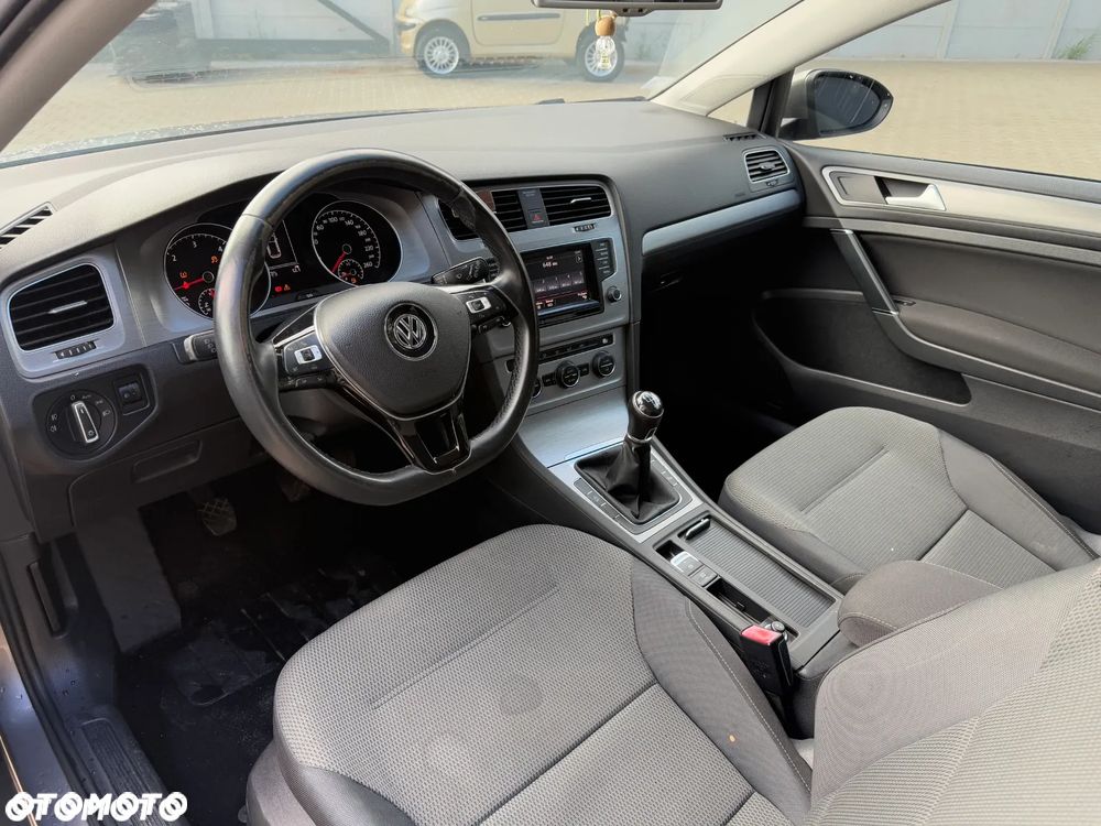 Volkswagen Golf - 9
