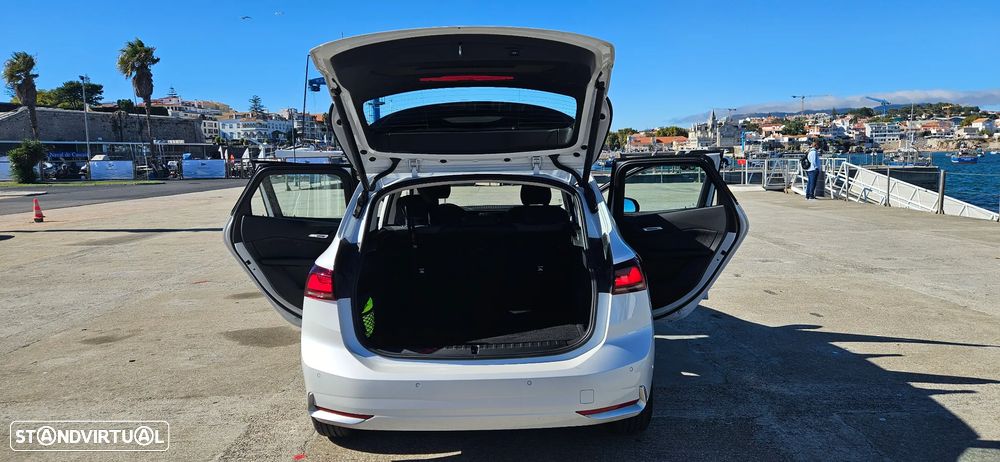 BMW 225xe Active Tourer - 13