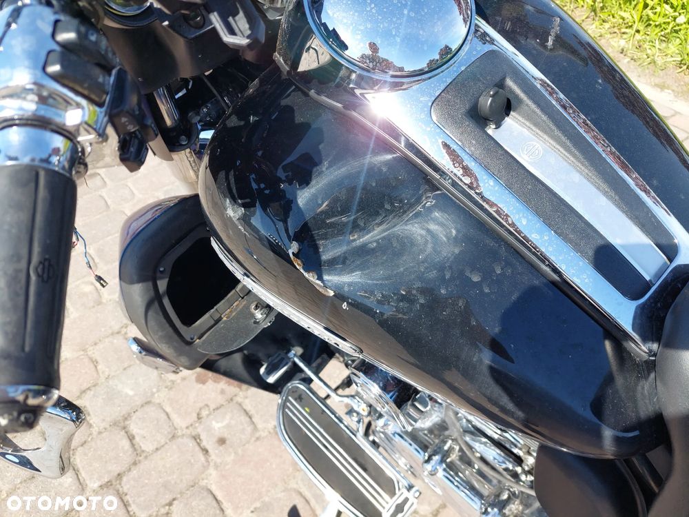 Harley-Davidson FLH Electra Glide - 12