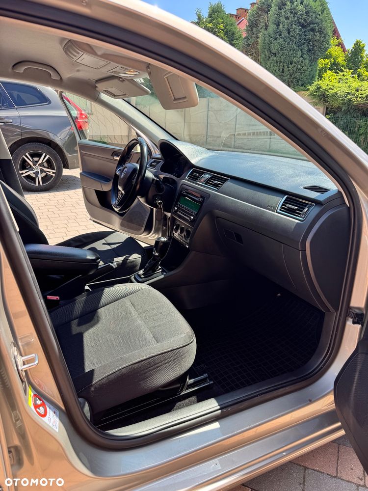 Skoda RAPID 1.6 TDI DSG Ambition - 14
