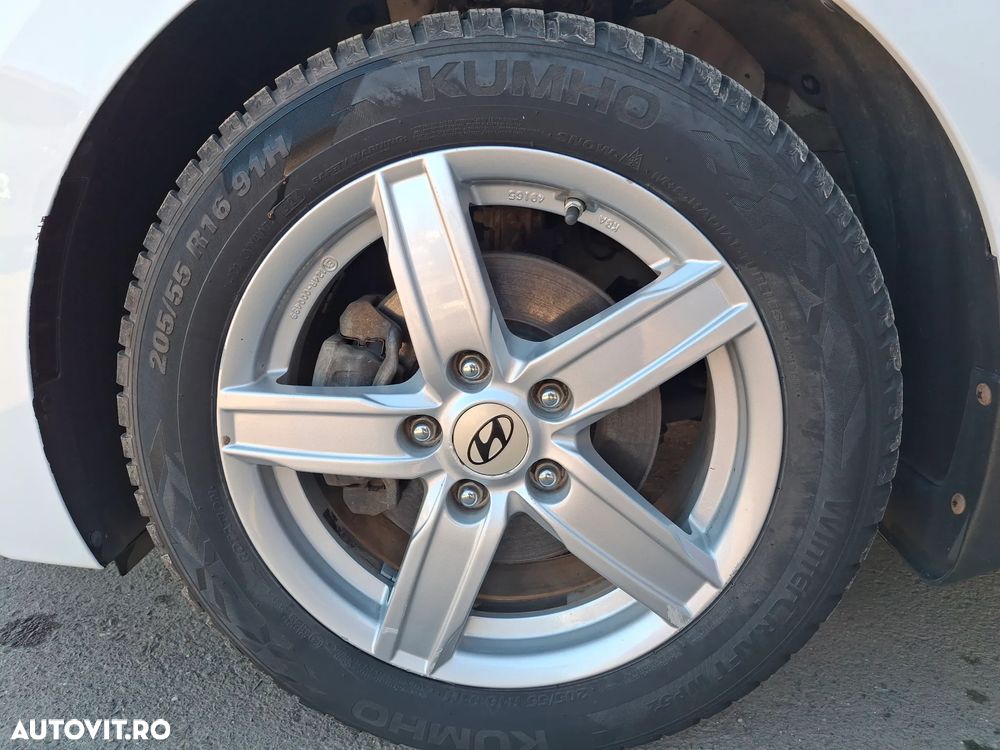 Hyundai Elantra 1.6 MPi Comfort - 9