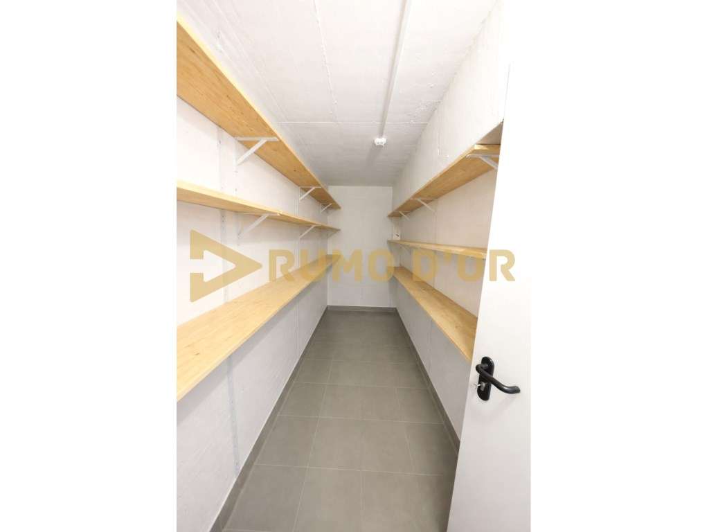 Arruda Dos Vinhos,T3 com parqueamento e arrecadação - Grande imagem: 5/9