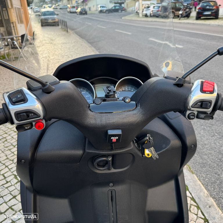 Piaggio MP3 250 - 18
