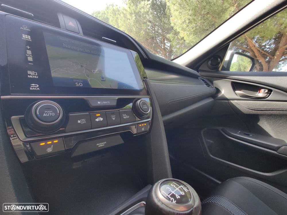 Honda Civic 1.0 i-VTEC Executive - 22