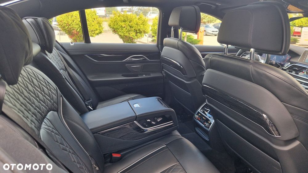 BMW Seria 7 730d xDrive mHEV - 8