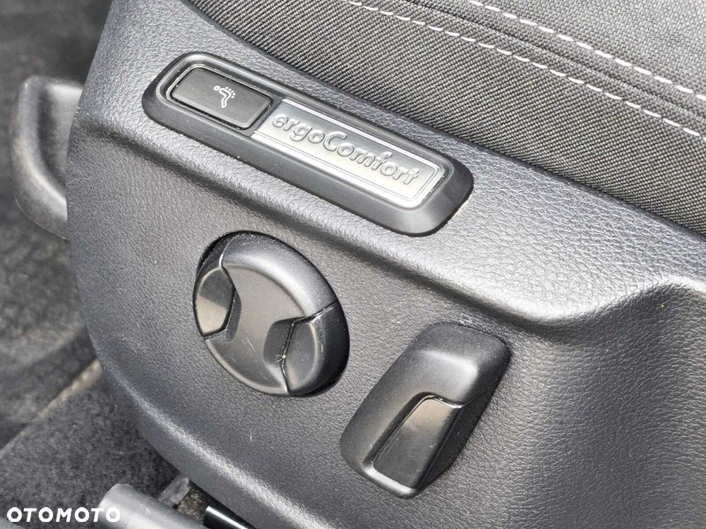 Volkswagen Passat 2.0 TDI EVO Business DSG - 35