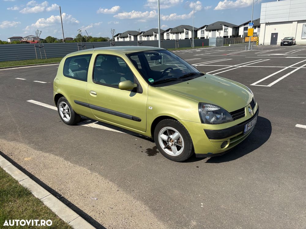 Renault Clio - 8
