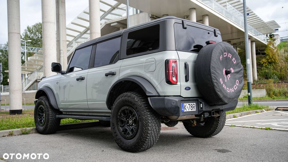 Ford Bronco - 3