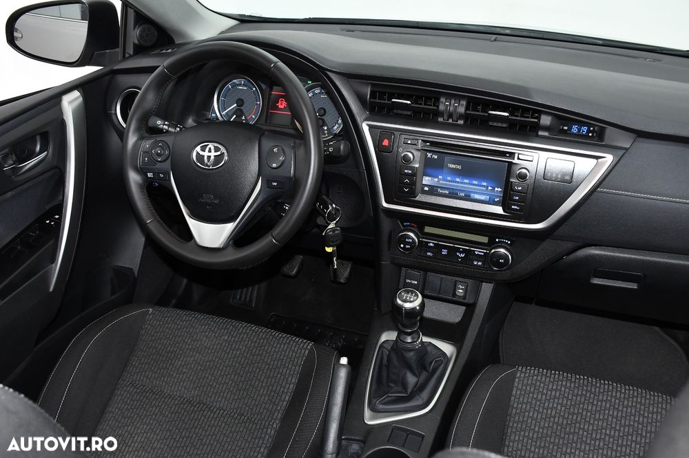 Toyota Auris - 8