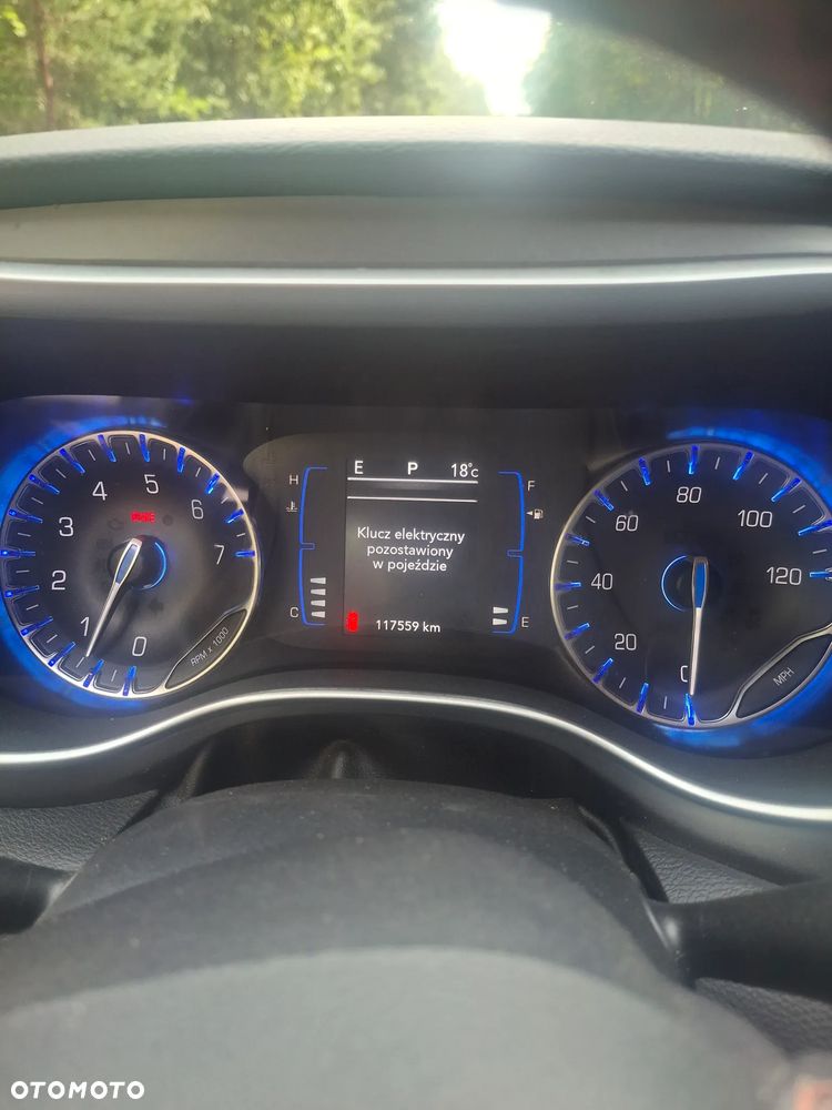 Chrysler Pacifica - 12