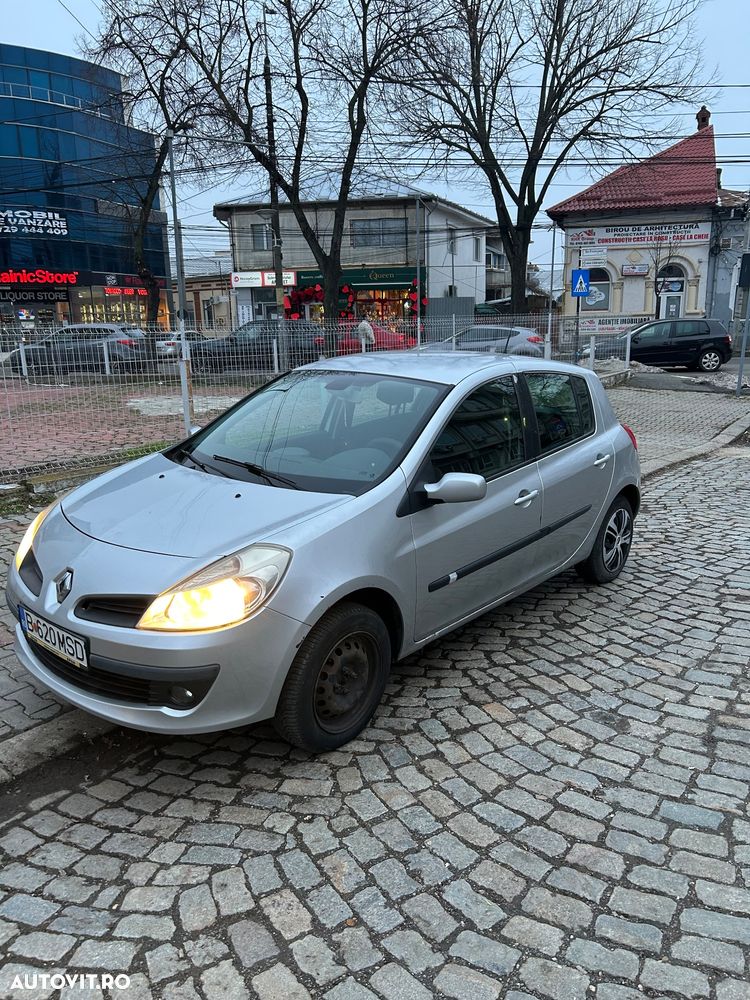 Renault Clio 1.5dCi Authentique - 4