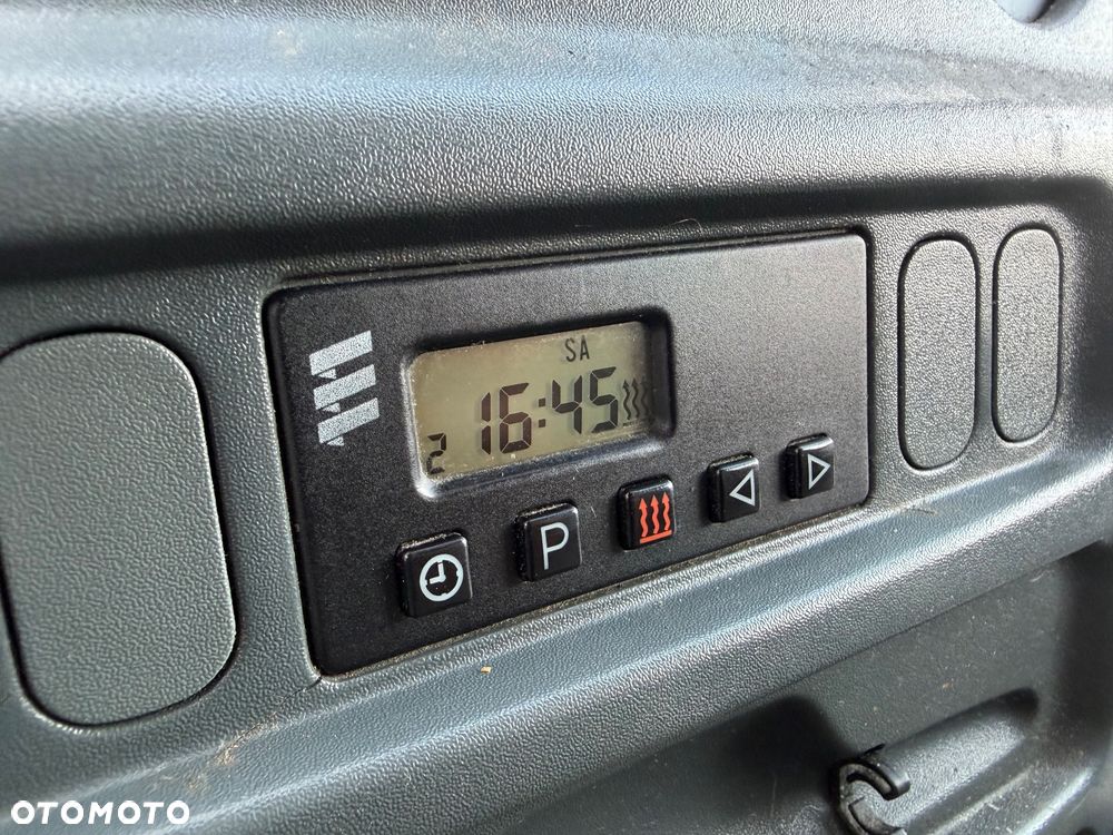 Mercedes-Benz Sprinter - 13