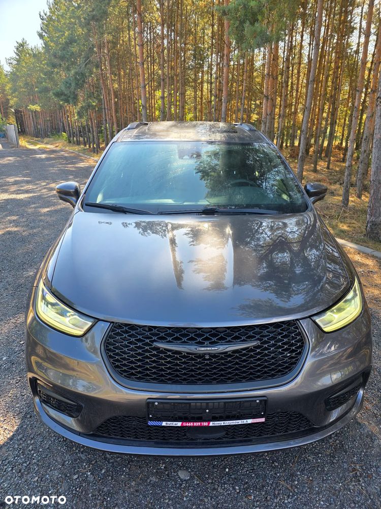 Chrysler Pacifica - 4
