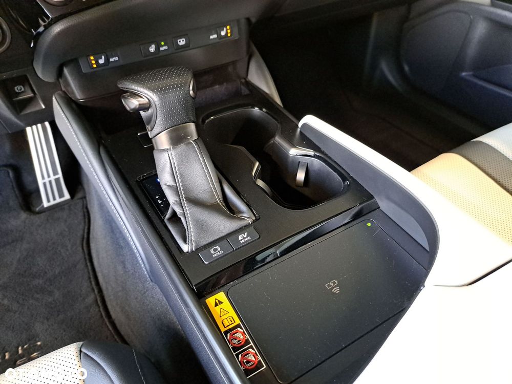 Lexus ES 300h F Sport Edition - 27