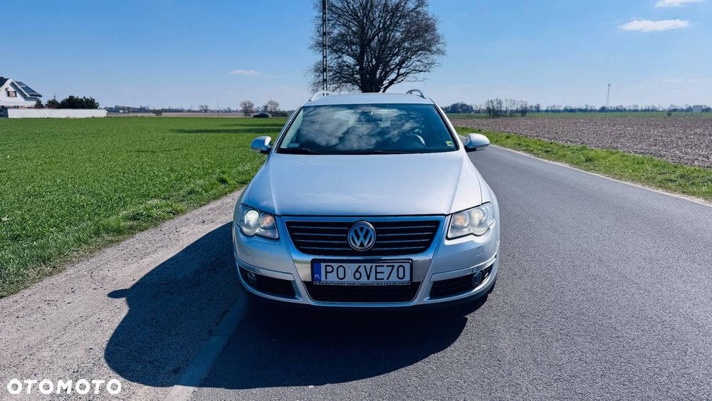 Volkswagen Passat - 1