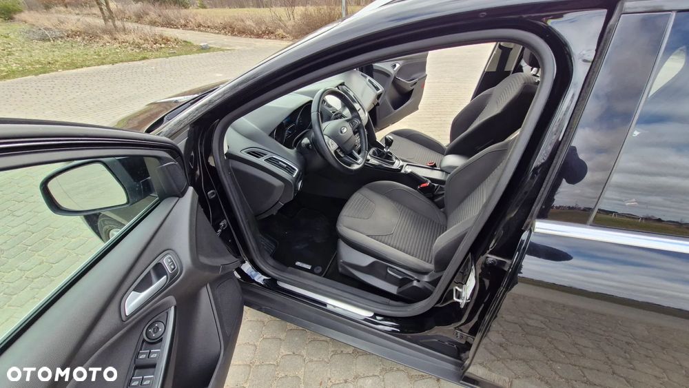 Ford Focus 1.0 EcoBoost Titanium - 9
