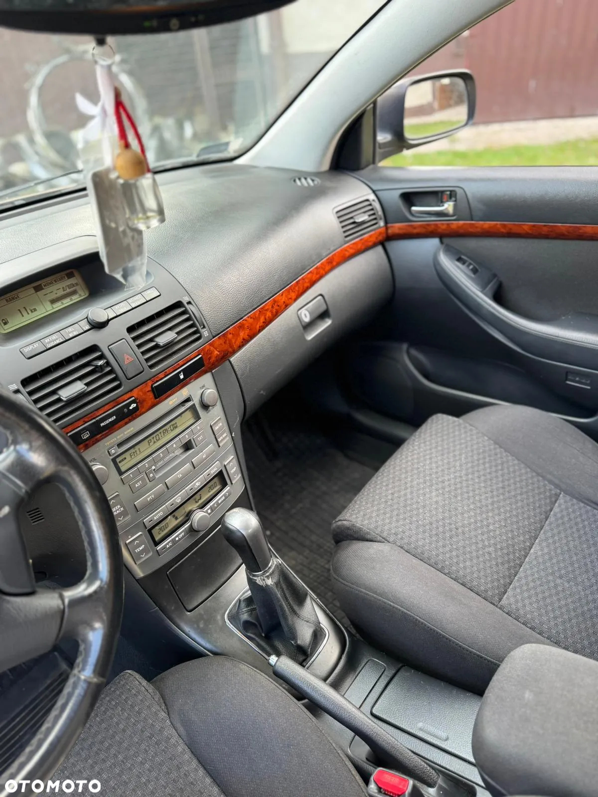 Toyota Avensis - 8
