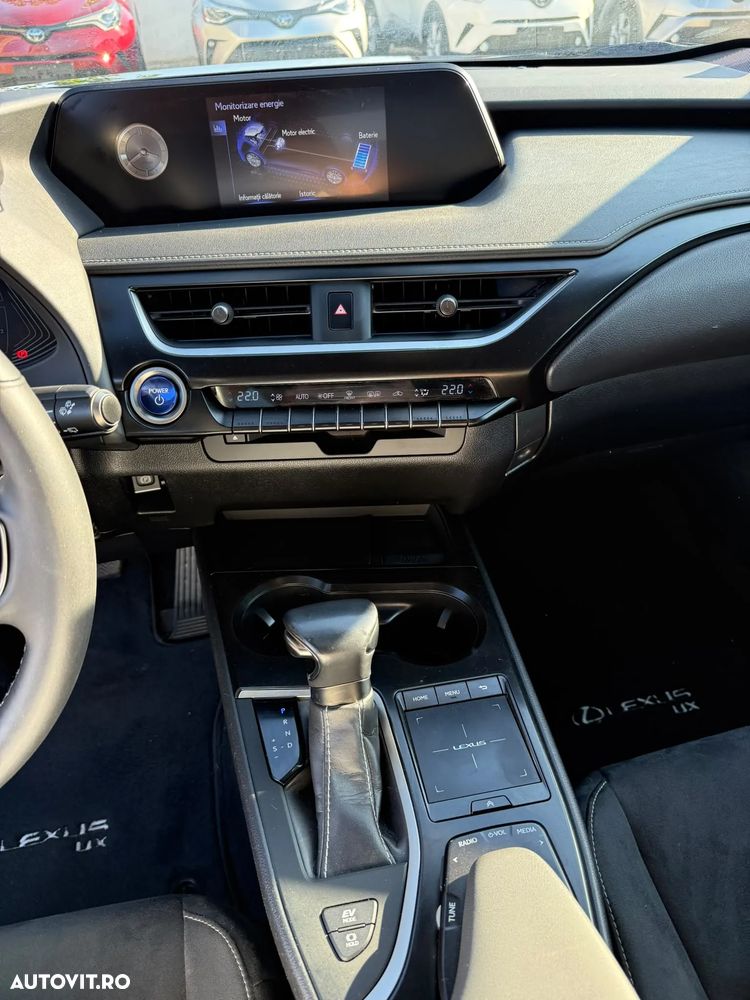 Lexus UX 300h Executive Line - 8