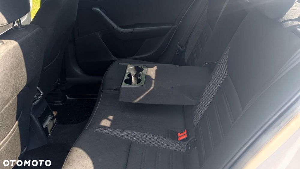 Skoda Octavia 2.0 TDI Ambition DSG - 22