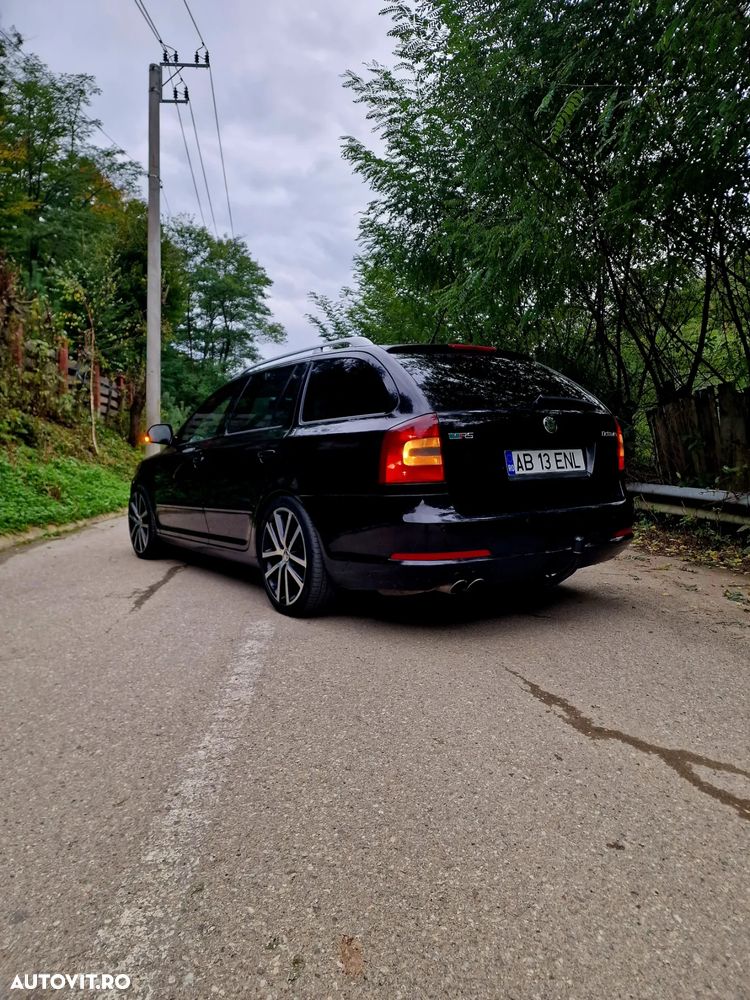 Skoda Octavia Combi 2.0 TDI CR DPF RS - 13