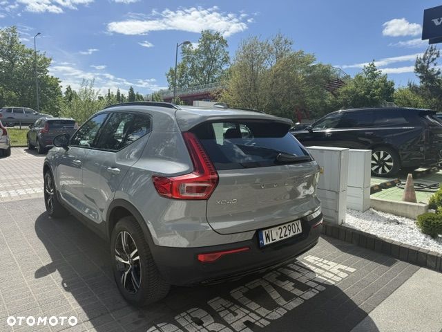 Volvo XC 40 B3 Plus Dark - 11