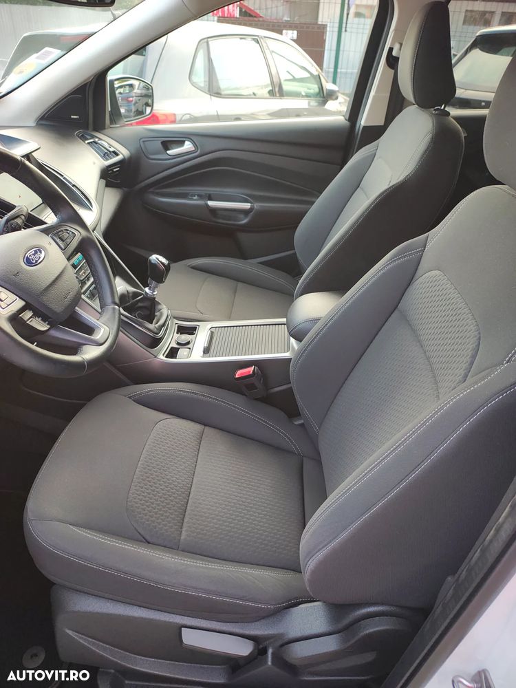 Ford Kuga 1.5 TDCi 2x4 Titanium - 17
