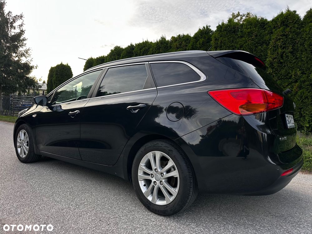 Kia Ceed 1.6 GDI Fifa World Cup Edition - 4