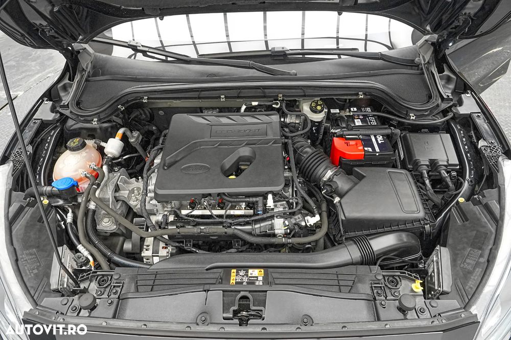 Ford Focus 1.5 EcoBoost ST-Line - 28