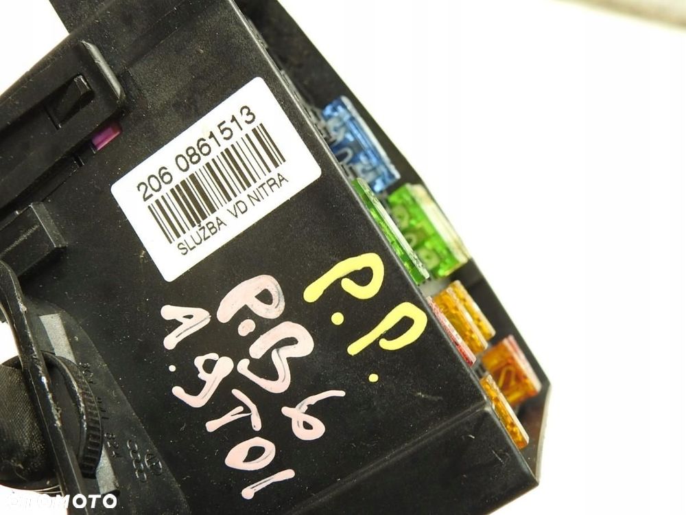 SKRZYNKA BEZPIECZNIKOW VW PASSAT B6 1.9 TDI - 2