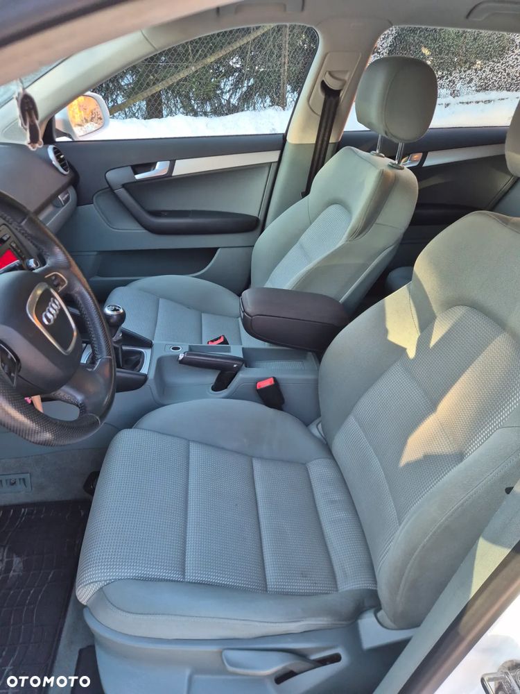 Audi A3 Sportback 2.0 TDI DPF quattro Ambiente - 9
