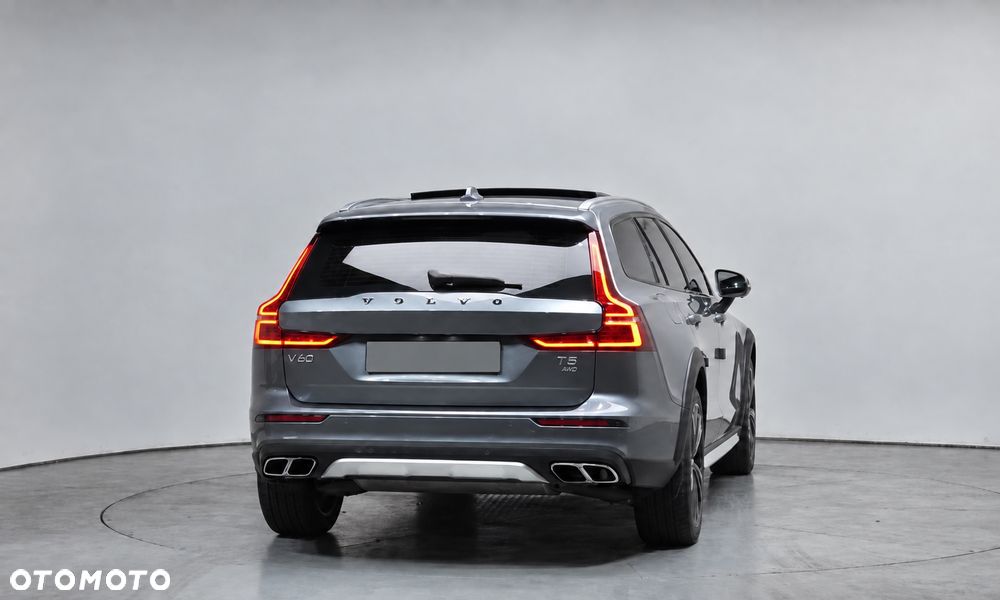 Volvo V60 Cross Country Pro T5 AWD - 5
