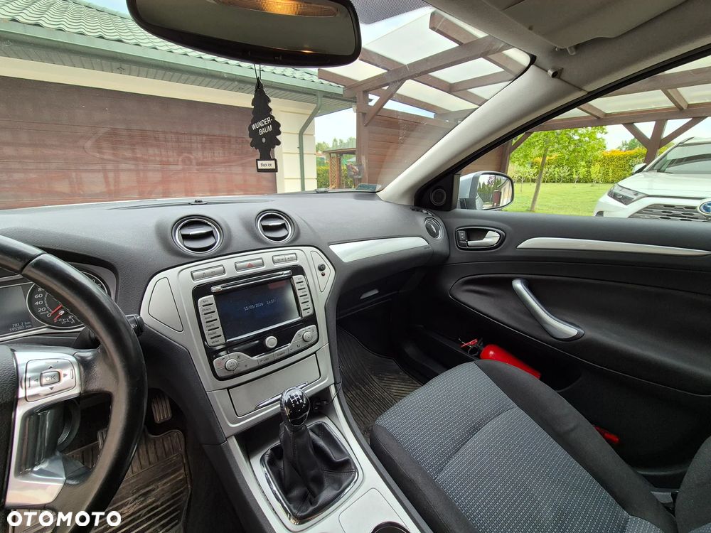 Ford Mondeo 2.0 Trend - 19